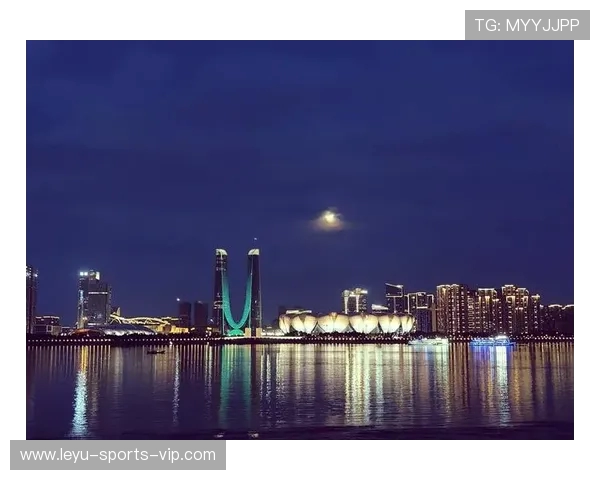 杭州城市阳台灯光秀点燃浙 BA 战火!篮球热浪席卷全城 杭州城市阳台灯光秀点燃浙 BA 战火!篮球热浪席卷全城